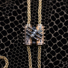 Taille d'Épargne and Pearl Slide Chain c1870