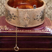 Wide Taille D’Epargne Cuff c1870