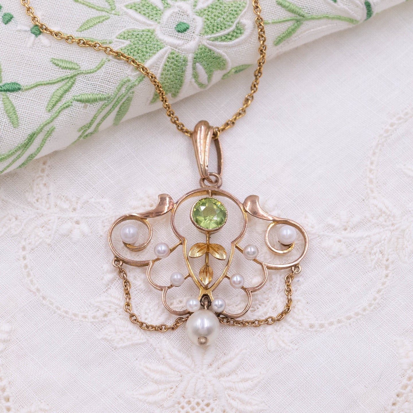 Peridot & Natural Pearl Lavaliere Necklace c. 1900s
