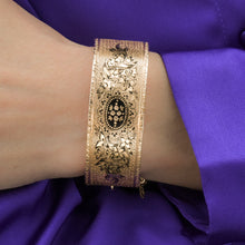 Wide Taille D’Epargne Cuff c1870