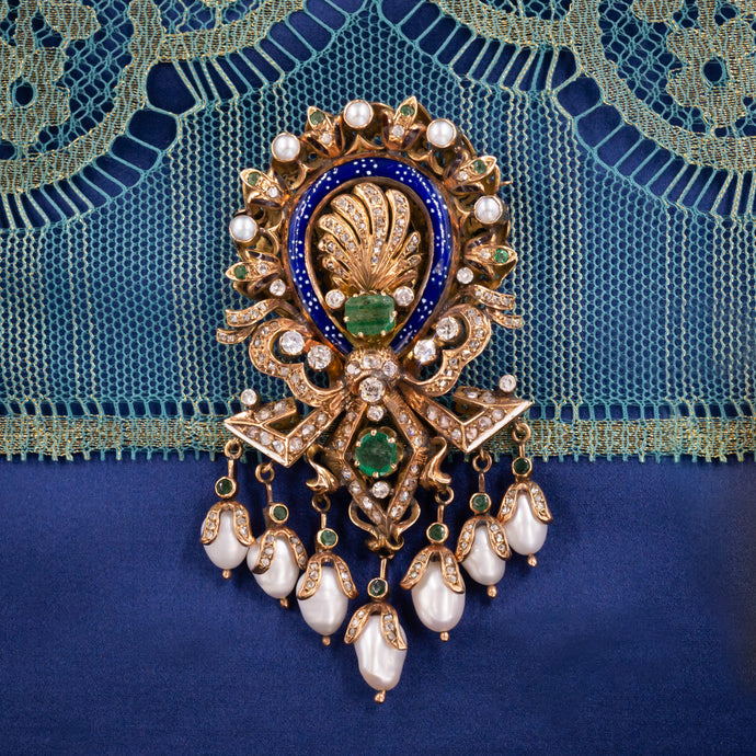 Ornate Georgian Revival Brooch c1930