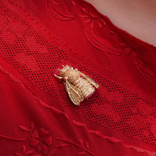 14 Karat Textured Fly Brooch