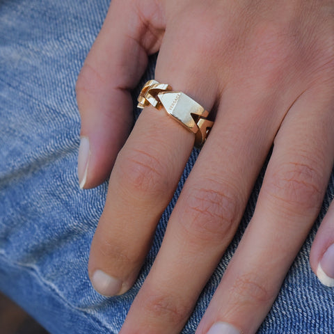 Versace V Link Chain Ring c2000