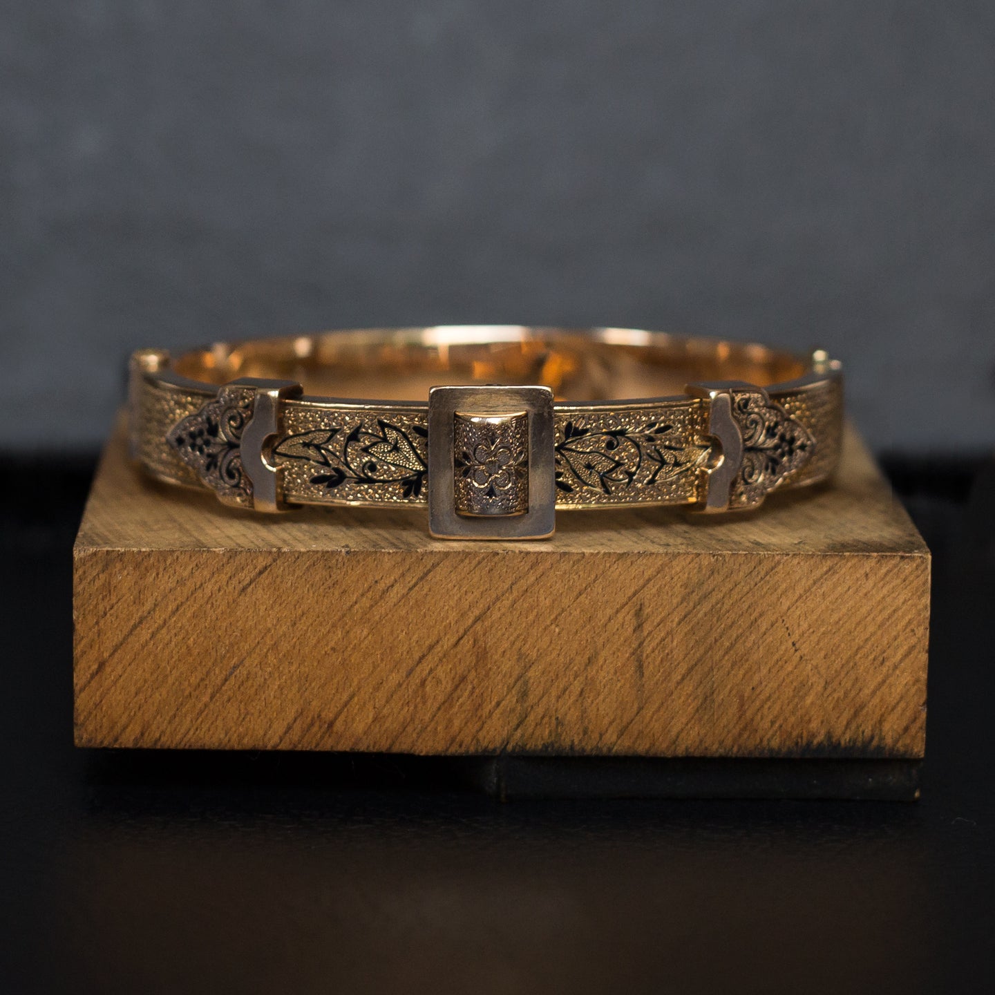 Taille D’Epargne Hinged Bangle c1870