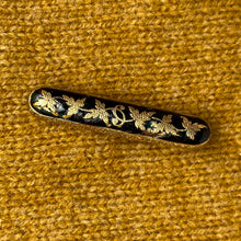 Taille D'épargne Leaves Bar Pin c1880