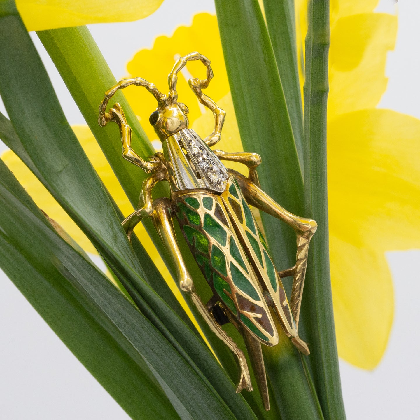 Golden Green Rhinestone Grasshopper Brooch – Diamante Leaf Insect Pin – Fashion Jewelry Gift