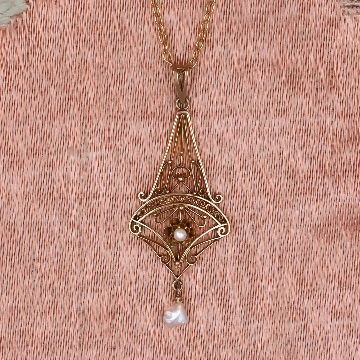 Art Nouveau Lavaliere with Houndstooth Pearl c1890