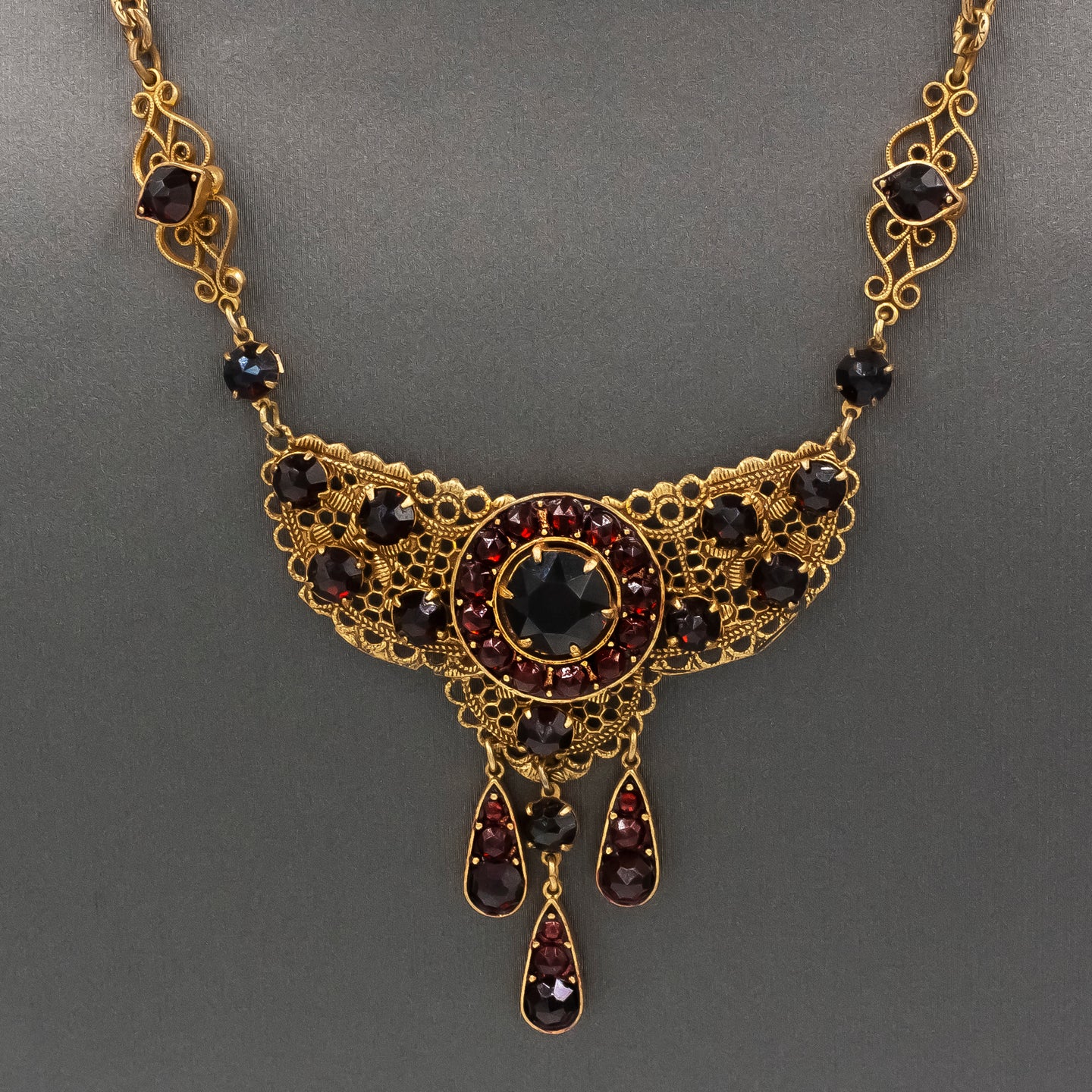 Bohemian Garnet Festoon Necklace c1930