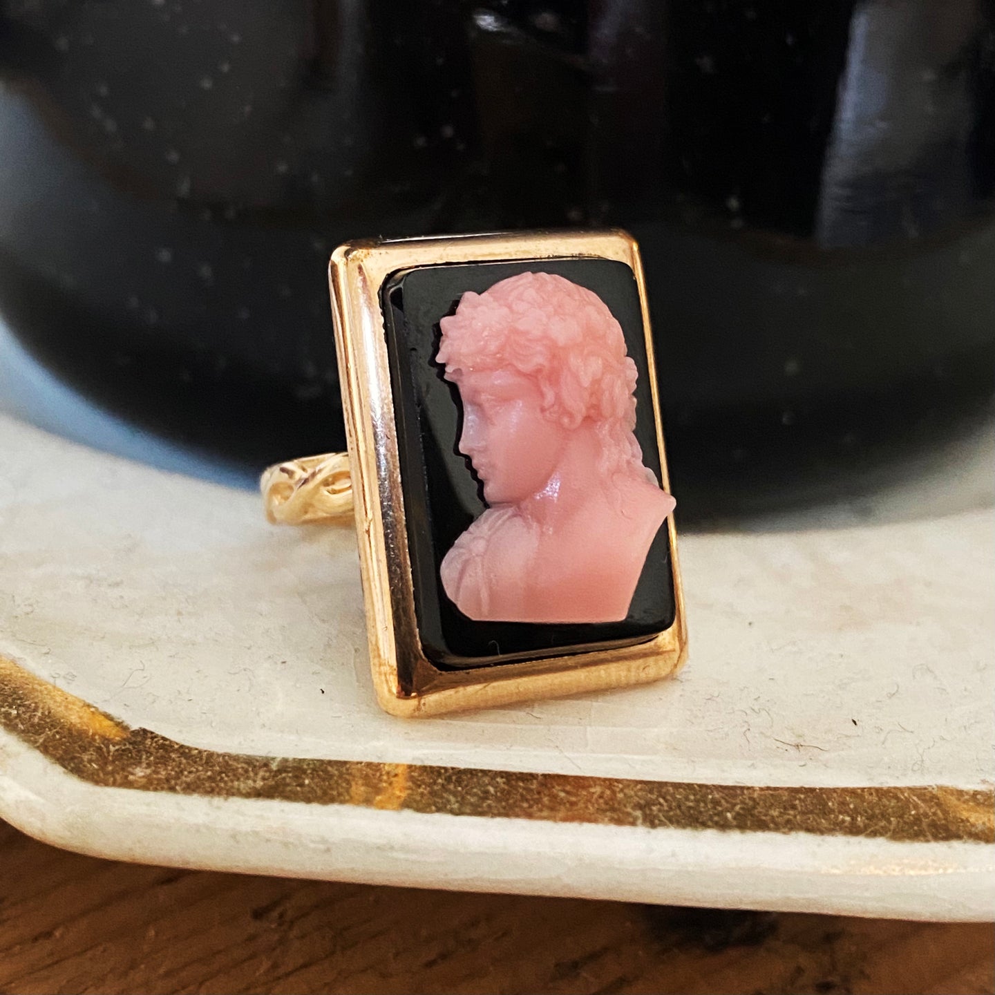 Victorian Glass Cameo Ring c1890