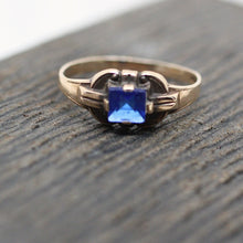 1930's Deco 10K Blue Glass Ring