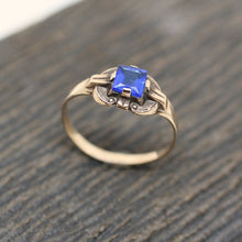 1930's Deco 10K Blue Glass Ring