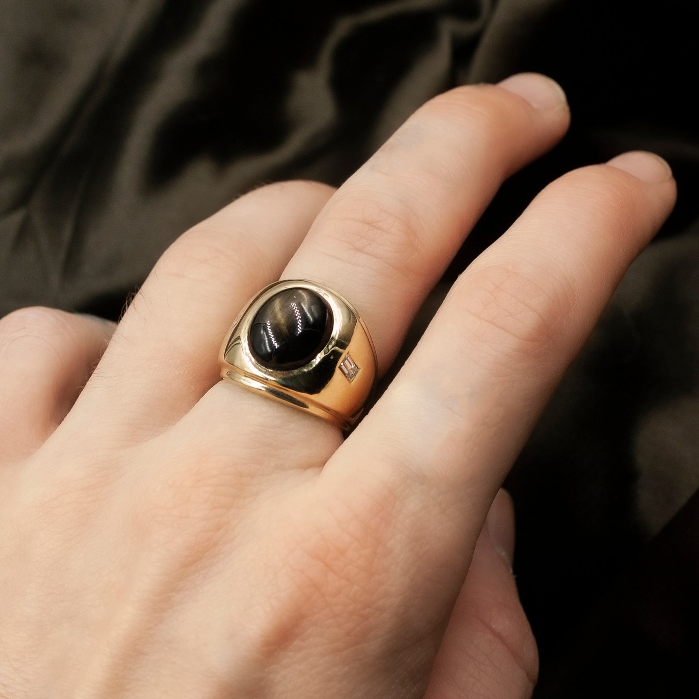 Everything About Star Sapphire Rings – Worth, Cleaning Tips & Buying Guide