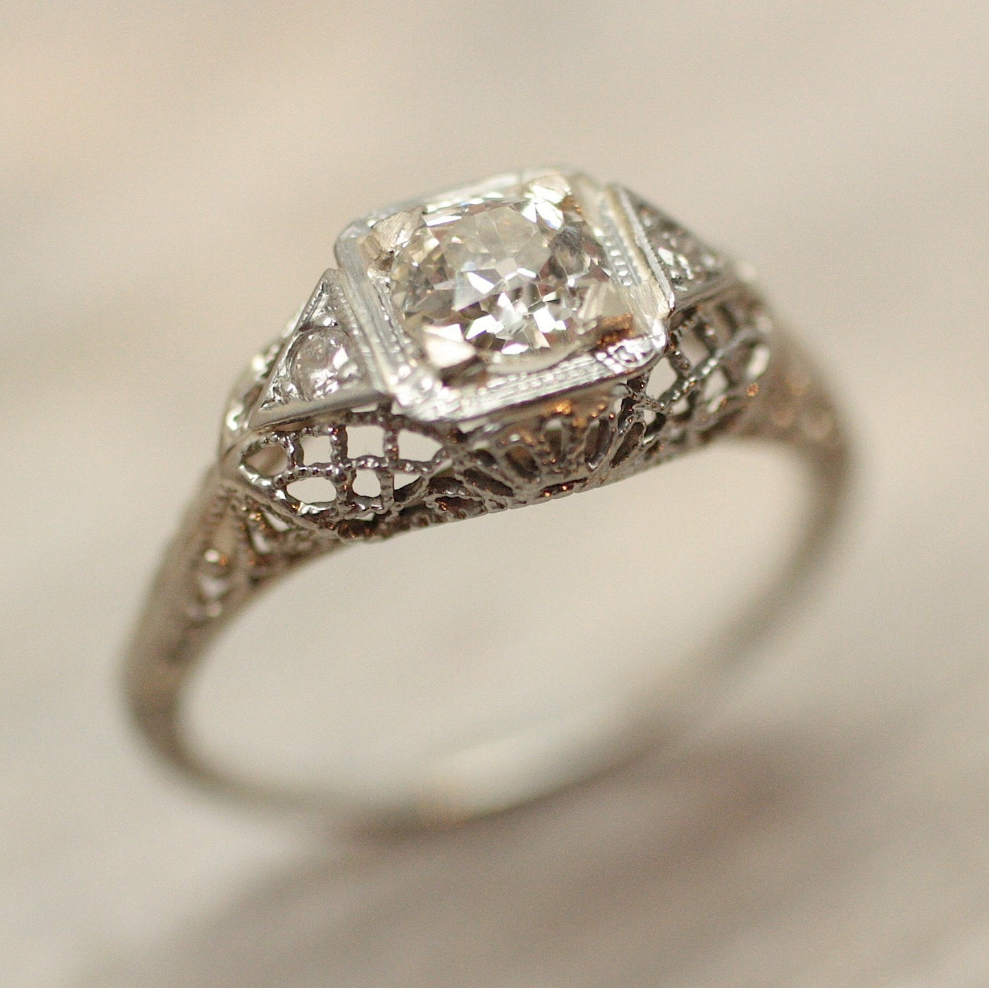 1920's-40's 18K White Gold & Diamond Ring