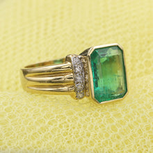 Fine Colombian Emerald Ring by H.Stern