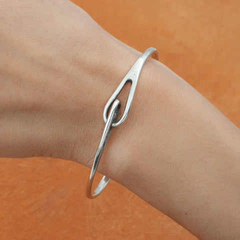 Vintage Tiffany & Co. Infinity Loop Bangle