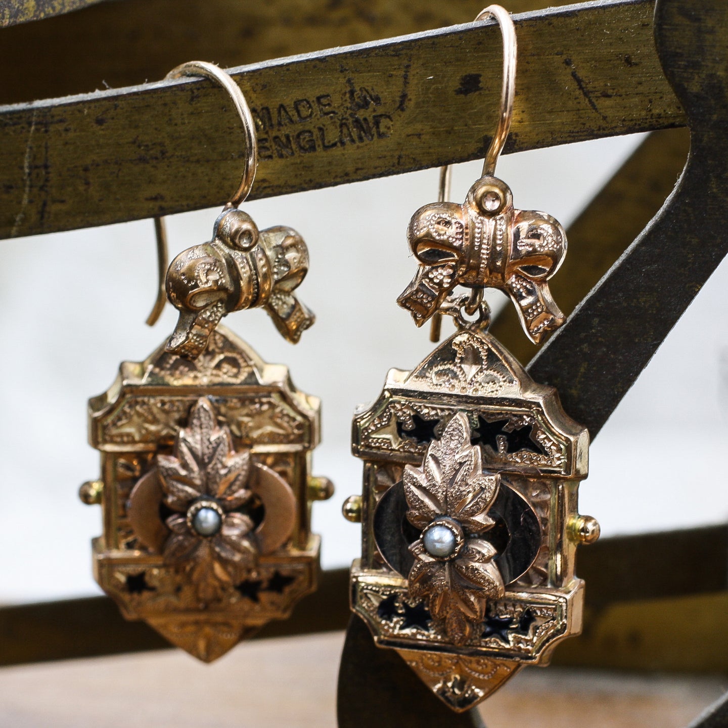 c1880 Taille D'epargne Pinchbeck and Rolled Gold Earrings