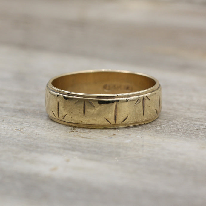 c1950 Carved Arrows Gold Band