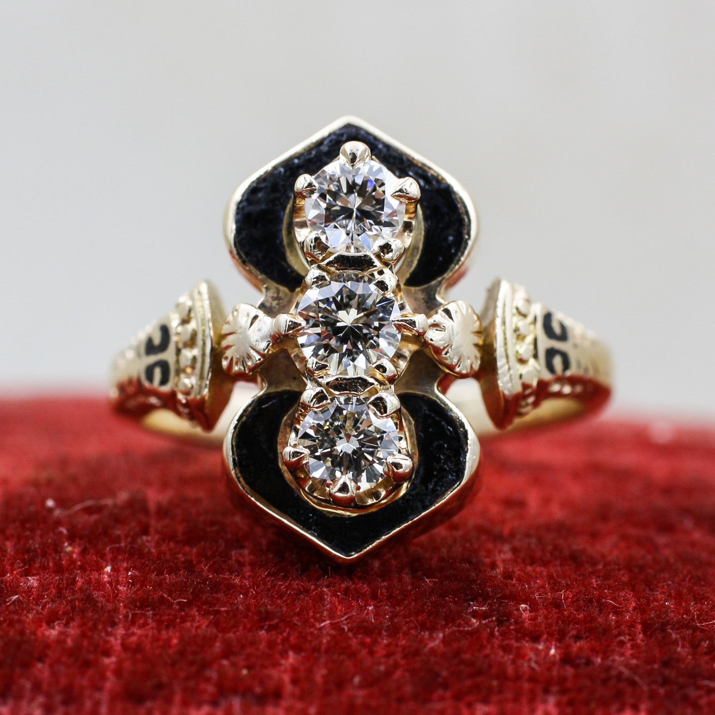 Vintage Diamond Ring w/ Black Enamel Details 14K Gold