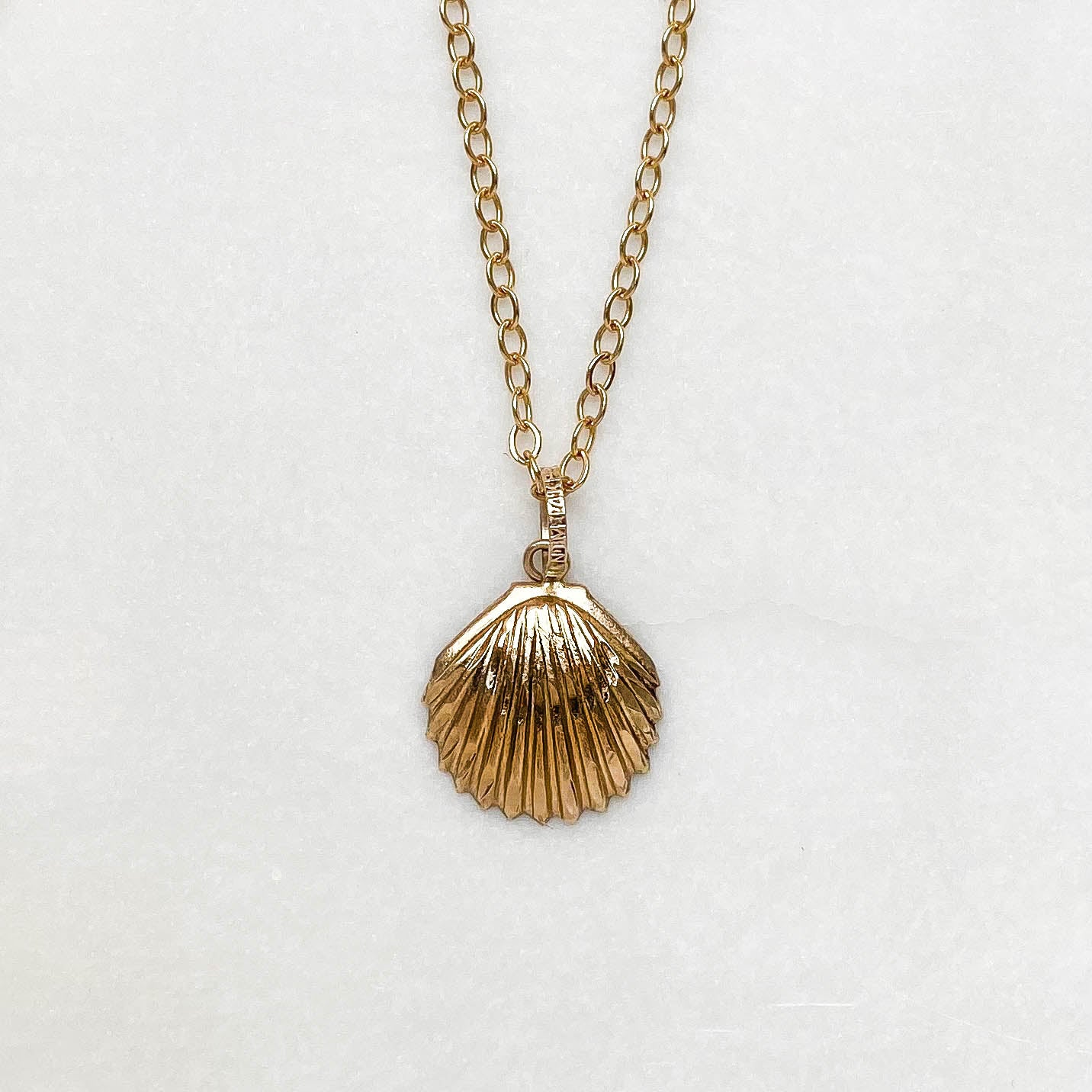Vintage Clam Shell Charm – Pippin Vintage Jewelry